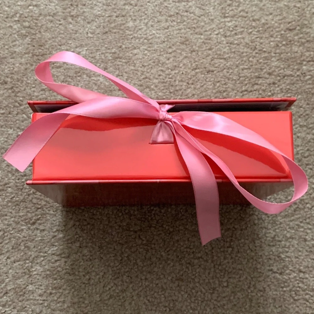 NEW!  VELVET Sunglass Storage Box with Tie Bow